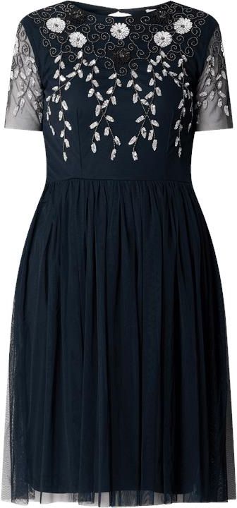 Sukienka koktajlowa z tiulu z kwiatowymi aplikacjami model ‘Nuria’