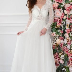 Sukienka maxi szyfonowa z gipiurą biała Cokela Rozmiar: M